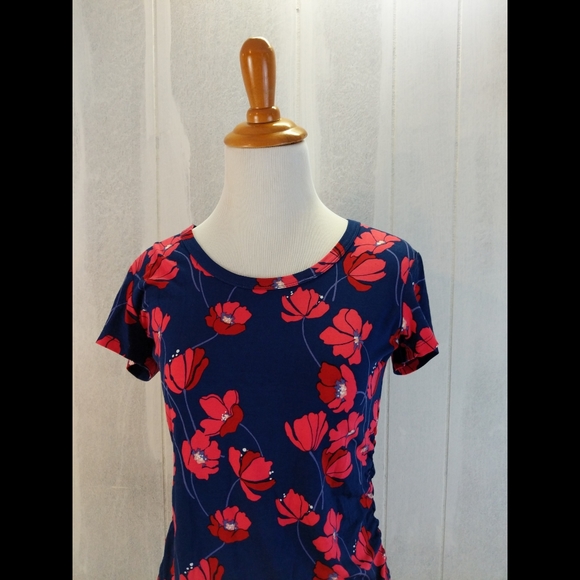 NWT MARKET AND SPRUCE maternity short sleeve top - Picture 5 of 6